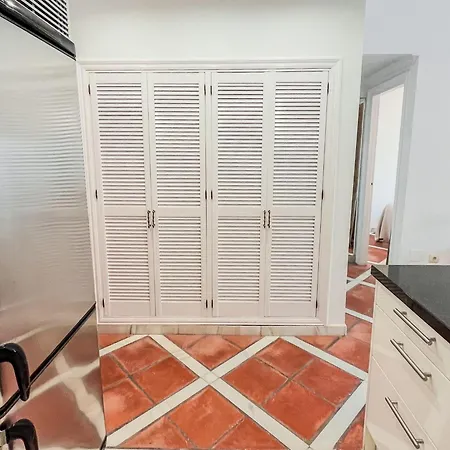 아파트 Skol 536 - Great One Bed With Wonderful Sea View. *