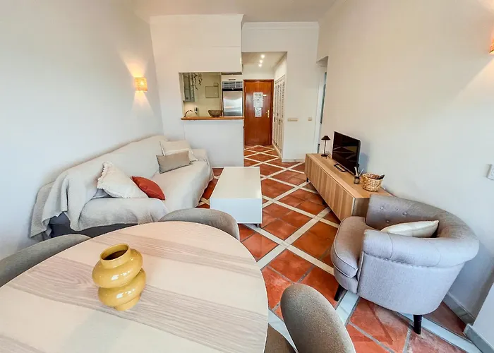 Skol 536 - Great One Bed With Wonderful Sea View. 마르베야