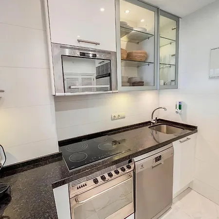 Skol 536 - Great One Bed With Wonderful Sea View. Apartment