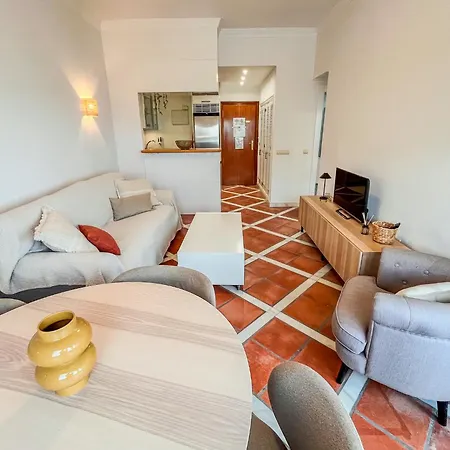 Skol 536 - Great One Bed With Wonderful Sea View. マルベーリャ