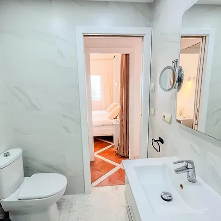 Skol 536 - Great One Bed With Wonderful Sea View. *