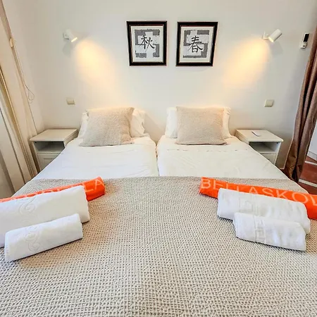 Skol 536 - Great One Bed With Wonderful Sea View.