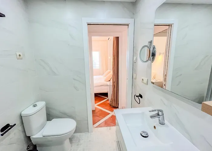 Skol 536 - Great One Bed With Wonderful Sea View. *