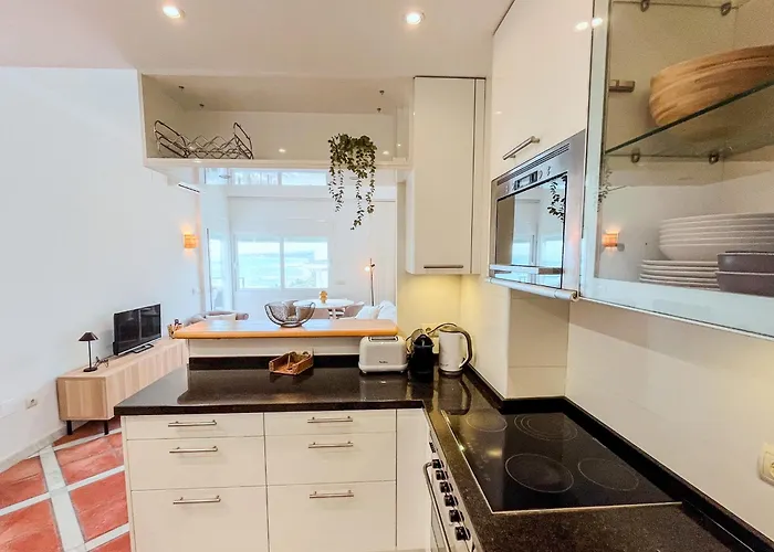 Skol 536 - Great One Bed With Wonderful Sea View. Apartamento