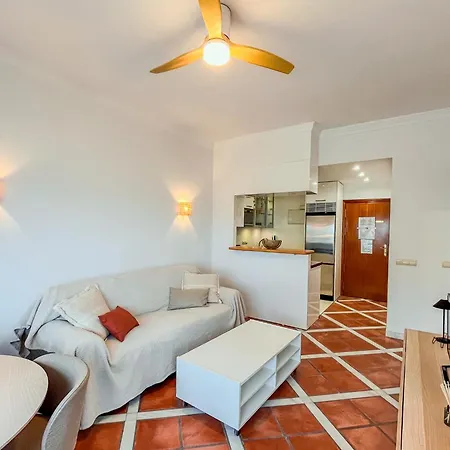 Skol 536 - Great One Bed With Wonderful Sea View. マルベーリャ